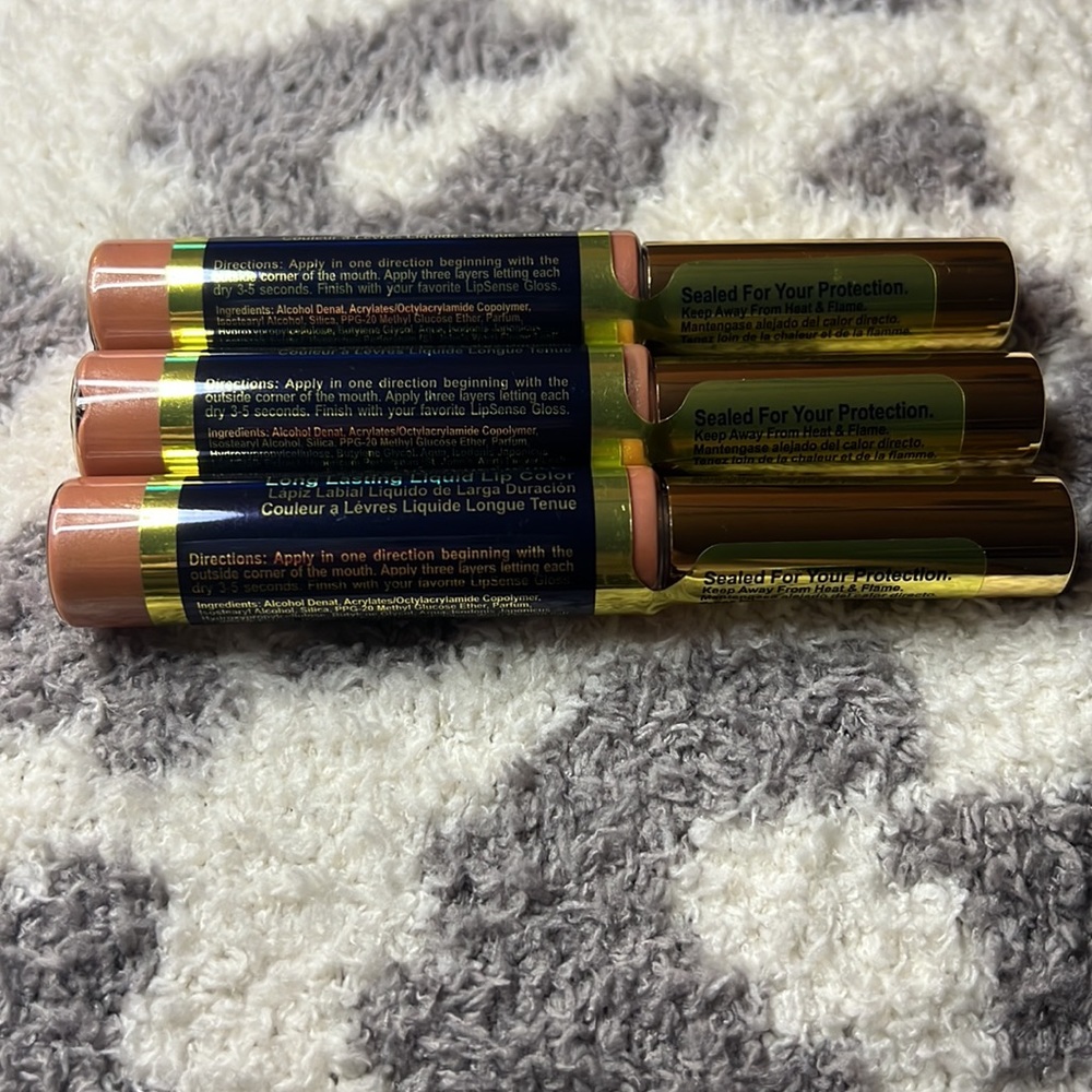 Bombshell LipSense - Picture 2 of 3